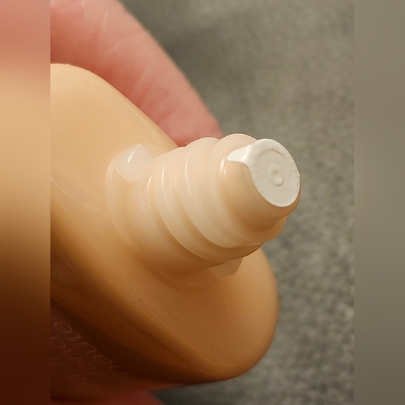 Clinique Stay-Matte Oil-Free Makeup Foundation In 04 Creamwhip - Picture 7 of 7